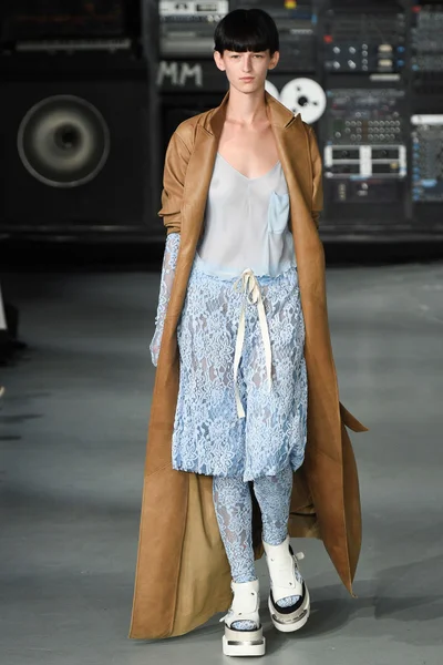 Look 14